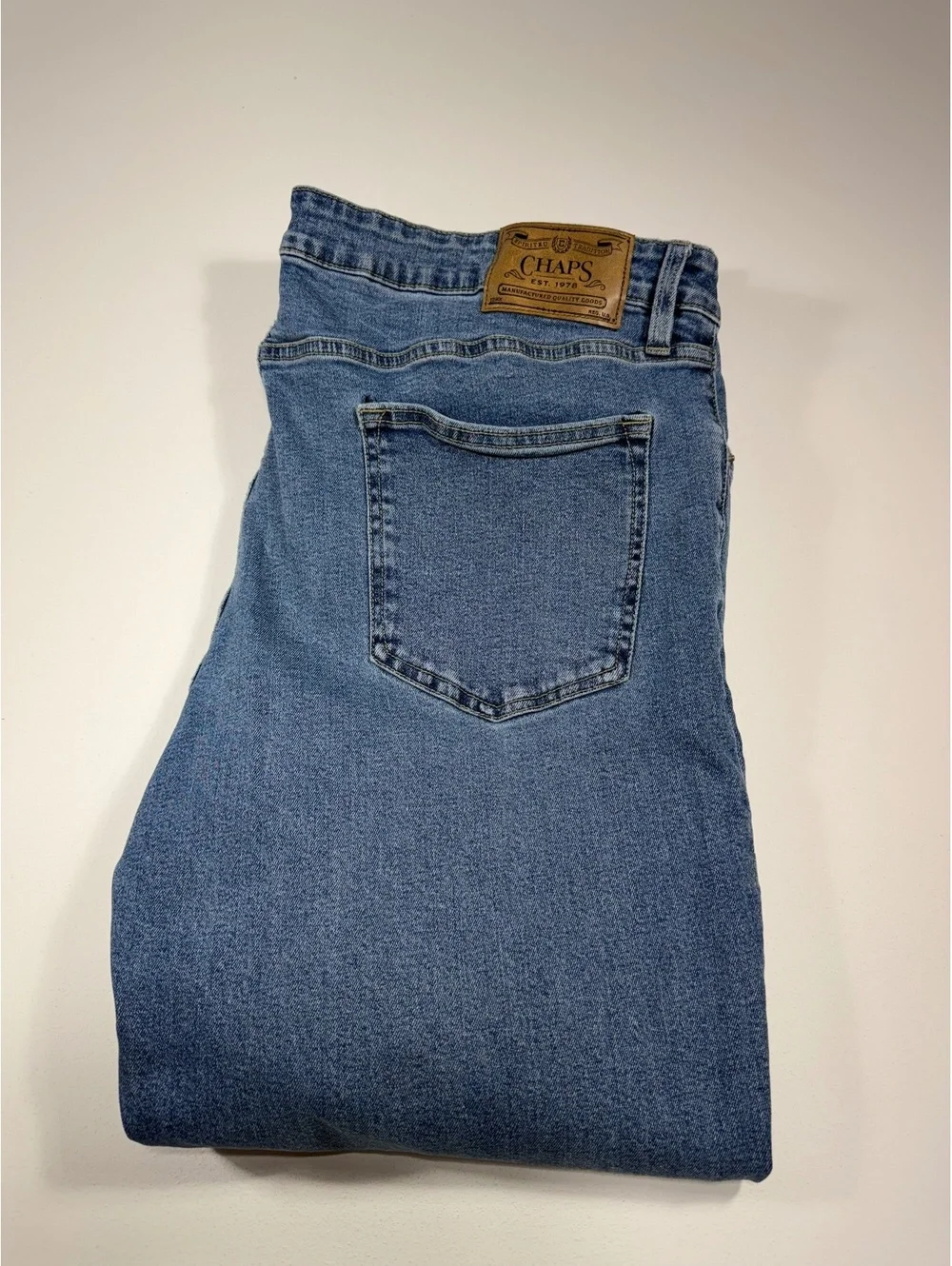 Chaps Mens Relaxed Fit Jeans 38x29 Blue Light Wash Straight Denim Casual